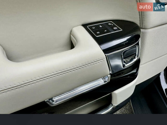 Чорний Ленд Ровер Рендж Ровер, об'ємом двигуна 5 л та пробігом 93 тис. км за 40000 $, фото 36 на Automoto.ua