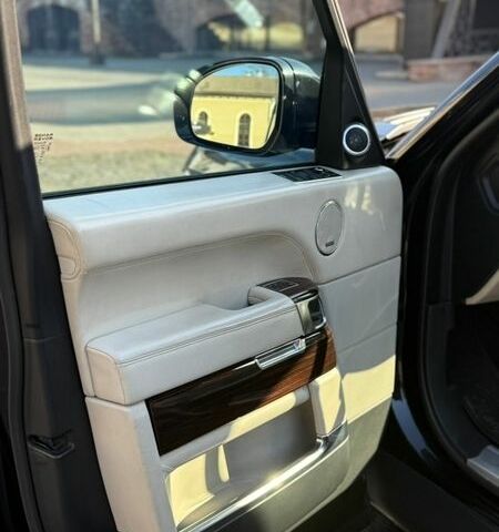 Чорний Ленд Ровер Рендж Ровер, об'ємом двигуна 5 л та пробігом 208 тис. км за 28000 $, фото 8 на Automoto.ua