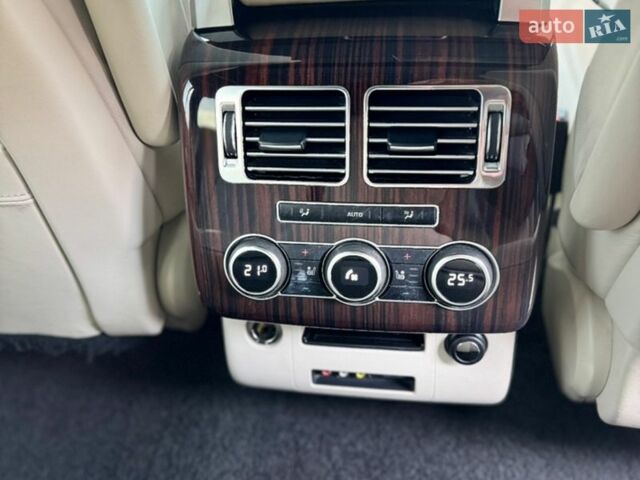 Чорний Ленд Ровер Рендж Ровер, об'ємом двигуна 5 л та пробігом 292 тис. км за 23500 $, фото 11 на Automoto.ua