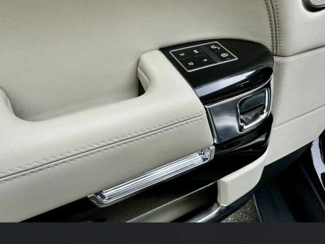 Черный Ленд Ровер Рендж Ровер, объемом двигателя 5 л и пробегом 98 тыс. км за 35000 $, фото 5 на Automoto.ua