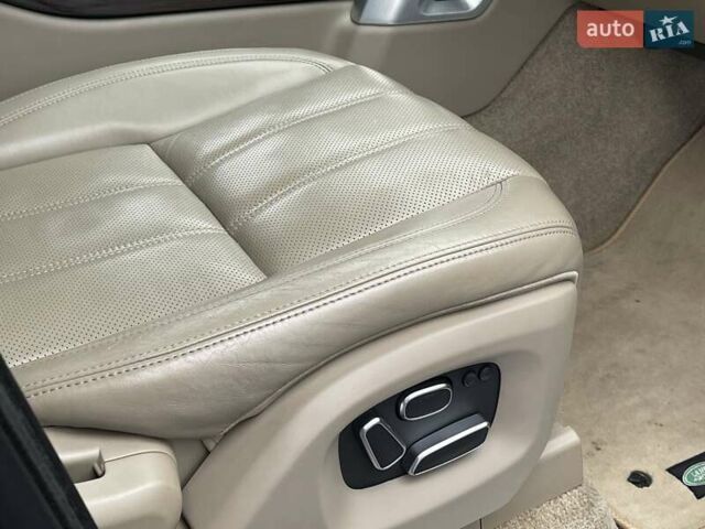 Чорний Ленд Ровер Рендж Ровер, об'ємом двигуна 4.4 л та пробігом 132 тис. км за 36800 $, фото 33 на Automoto.ua