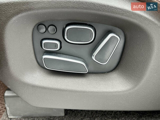 Чорний Ленд Ровер Рендж Ровер, об'ємом двигуна 5 л та пробігом 139 тис. км за 25900 $, фото 11 на Automoto.ua