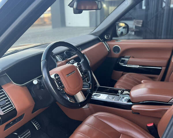 Чорний Ленд Ровер Рендж Ровер, об'ємом двигуна 5 л та пробігом 223 тис. км за 33000 $, фото 13 на Automoto.ua