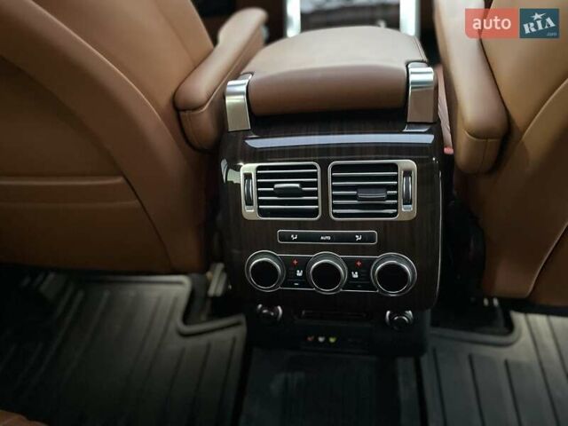 Чорний Ленд Ровер Рендж Ровер, об'ємом двигуна 5 л та пробігом 125 тис. км за 41000 $, фото 42 на Automoto.ua