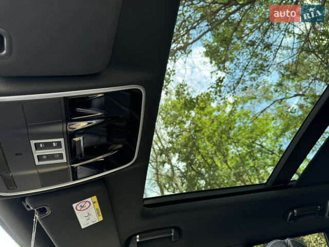 Чорний Ленд Ровер Рендж Ровер, об'ємом двигуна 5 л та пробігом 143 тис. км за 43700 $, фото 15 на Automoto.ua