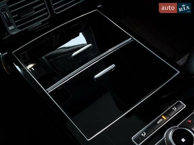 Черный Ленд Ровер Рендж Ровер, объемом двигателя 4.37 л и пробегом 207 тыс. км за 31500 $, фото 58 на Automoto.ua