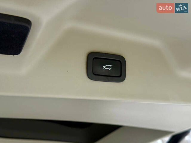 Чорний Ленд Ровер Рендж Ровер, об'ємом двигуна 4.4 л та пробігом 240 тис. км за 29500 $, фото 50 на Automoto.ua