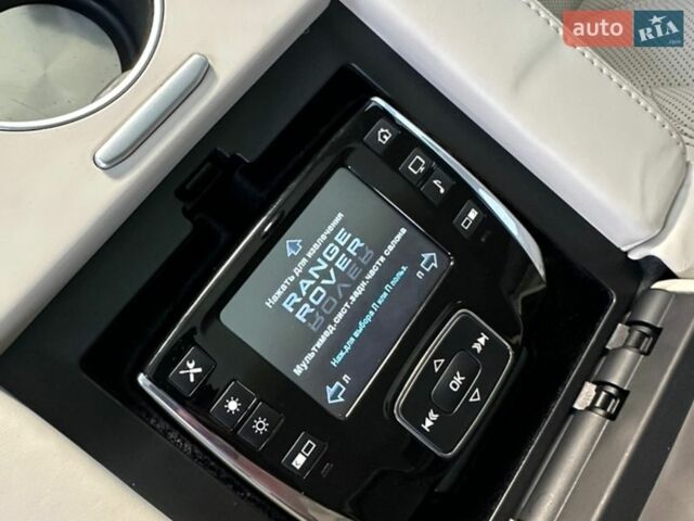 Чорний Ленд Ровер Рендж Ровер, об'ємом двигуна 5 л та пробігом 207 тис. км за 25900 $, фото 27 на Automoto.ua