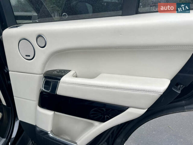 Чорний Ленд Ровер Рендж Ровер, об'ємом двигуна 5 л та пробігом 93 тис. км за 40000 $, фото 10 на Automoto.ua