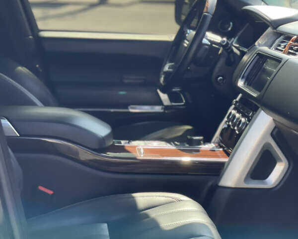 Черный Ленд Ровер Рендж Ровер, объемом двигателя 5 л и пробегом 200 тыс. км за 31000 $, фото 27 на Automoto.ua