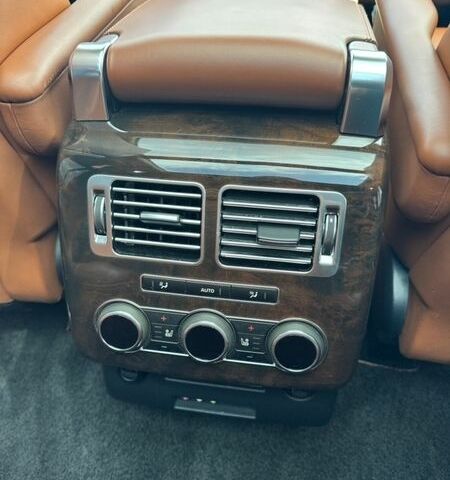 Чорний Ленд Ровер Рендж Ровер, об'ємом двигуна 4.37 л та пробігом 225 тис. км за 34500 $, фото 31 на Automoto.ua