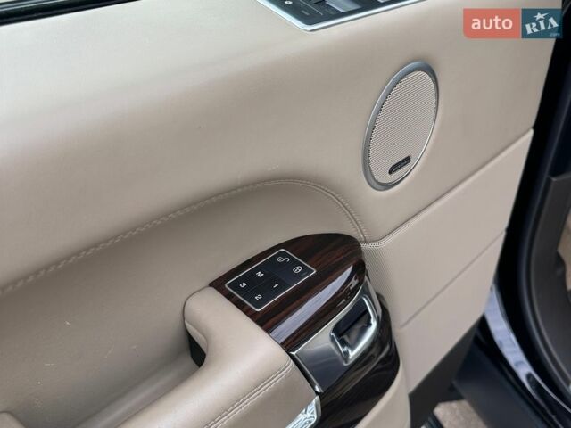 Черный Ленд Ровер Рендж Ровер, объемом двигателя 5 л и пробегом 52 тыс. км за 37800 $, фото 12 на Automoto.ua