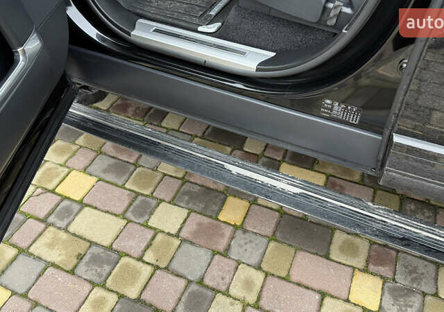 Черный Ленд Ровер Рендж Ровер, объемом двигателя 5 л и пробегом 150 тыс. км за 39800 $, фото 31 на Automoto.ua