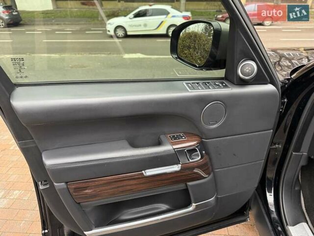 Чорний Ленд Ровер Рендж Ровер, об'ємом двигуна 5 л та пробігом 175 тис. км за 26950 $, фото 53 на Automoto.ua