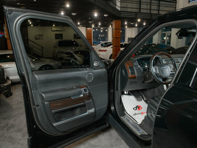 Черный Ленд Ровер Рендж Ровер, объемом двигателя 4.4 л и пробегом 105 тыс. км за 56000 $, фото 14 на Automoto.ua