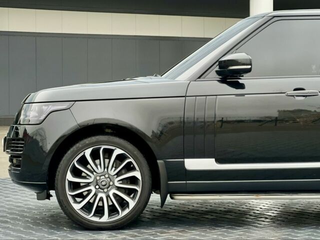 Чорний Ленд Ровер Рендж Ровер, об'ємом двигуна 5 л та пробігом 100 тис. км за 35000 $, фото 10 на Automoto.ua