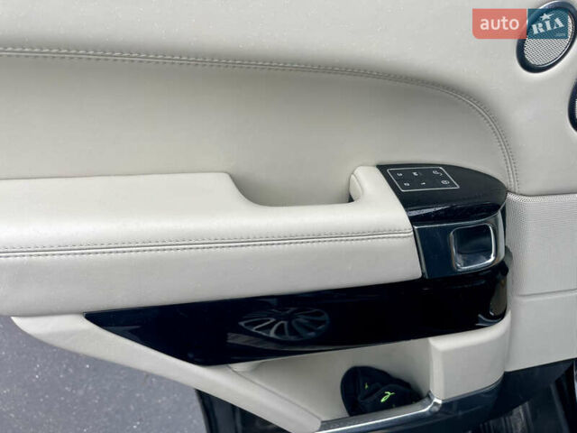 Чорний Ленд Ровер Рендж Ровер, об'ємом двигуна 5 л та пробігом 93 тис. км за 40000 $, фото 27 на Automoto.ua