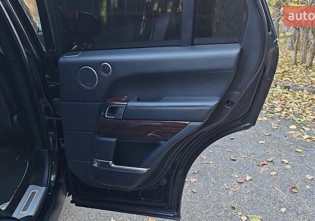 Черный Ленд Ровер Рендж Ровер, объемом двигателя 5 л и пробегом 137 тыс. км за 32000 $, фото 32 на Automoto.ua