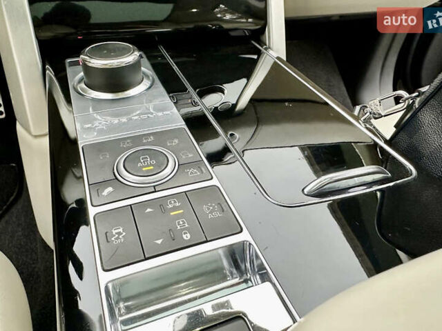 Чорний Ленд Ровер Рендж Ровер, об'ємом двигуна 5 л та пробігом 93 тис. км за 40000 $, фото 38 на Automoto.ua