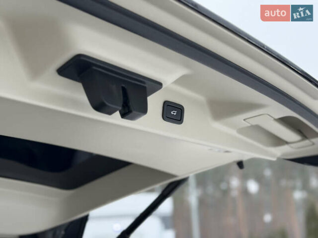 Чорний Ленд Ровер Рендж Ровер, об'ємом двигуна 5 л та пробігом 120 тис. км за 36500 $, фото 50 на Automoto.ua