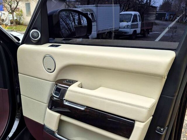 Черный Ленд Ровер Рендж Ровер, объемом двигателя 5 л и пробегом 170 тыс. км за 30000 $, фото 2 на Automoto.ua