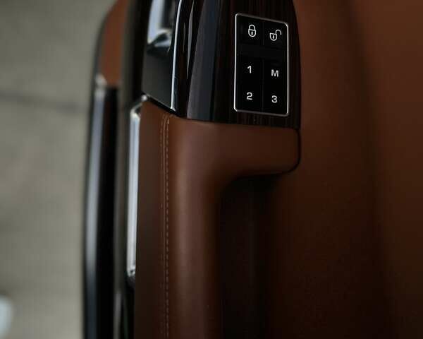 Чорний Ленд Ровер Рендж Ровер, об'ємом двигуна 5 л та пробігом 125 тис. км за 41000 $, фото 11 на Automoto.ua