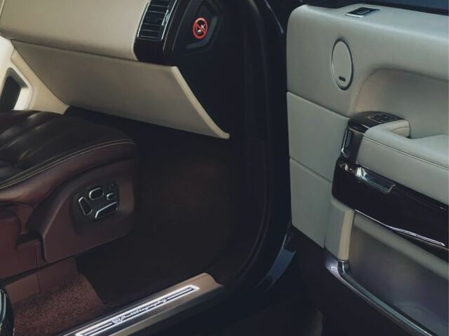 Чорний Ленд Ровер Рендж Ровер, об'ємом двигуна 5 л та пробігом 250 тис. км за 28500 $, фото 2 на Automoto.ua