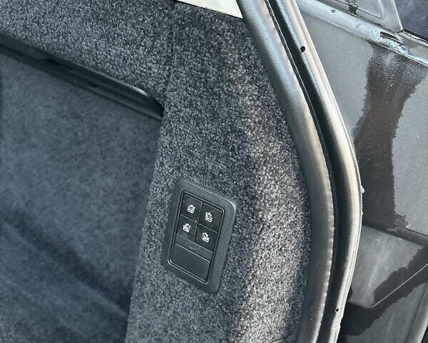 Чорний Ленд Ровер Рендж Ровер, об'ємом двигуна 5 л та пробігом 206 тис. км за 27800 $, фото 24 на Automoto.ua