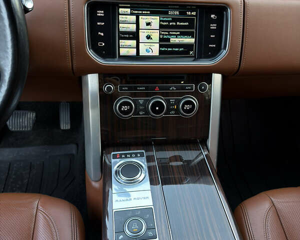 Черный Ленд Ровер Рендж Ровер, объемом двигателя 4.37 л и пробегом 200 тыс. км за 36500 $, фото 14 на Automoto.ua