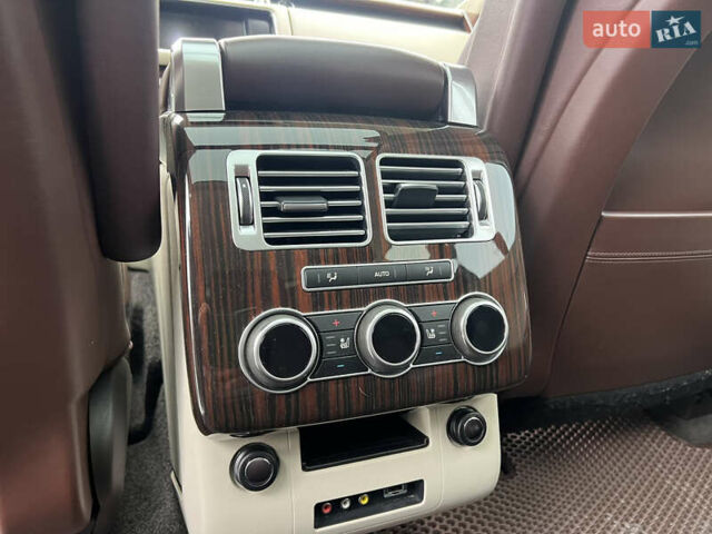 Чорний Ленд Ровер Рендж Ровер, об'ємом двигуна 5 л та пробігом 139 тис. км за 24900 $, фото 14 на Automoto.ua