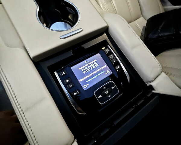 Чорний Ленд Ровер Рендж Ровер, об'ємом двигуна 5 л та пробігом 206 тис. км за 27800 $, фото 29 на Automoto.ua