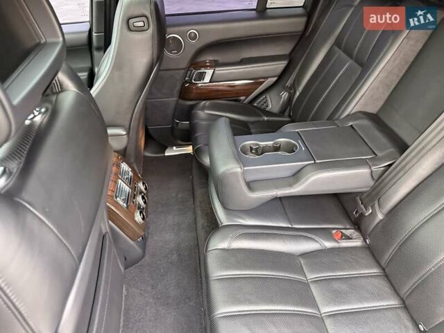 Чорний Ленд Ровер Рендж Ровер, об'ємом двигуна 5 л та пробігом 100 тис. км за 44000 $, фото 5 на Automoto.ua