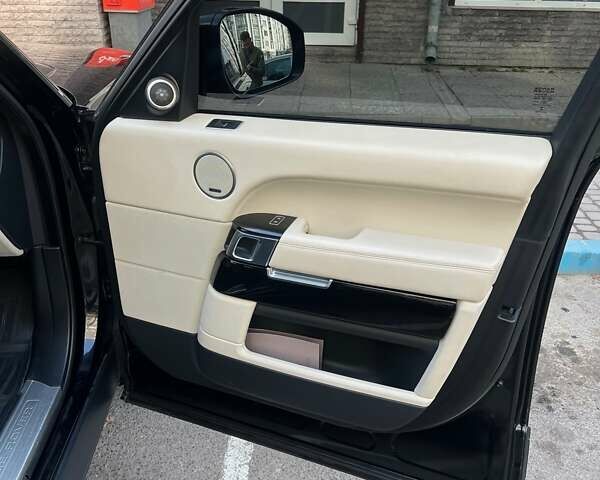 Черный Ленд Ровер Рендж Ровер, объемом двигателя 2.99 л и пробегом 137 тыс. км за 31000 $, фото 4 на Automoto.ua