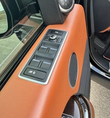 Чорний Ленд Ровер Рендж Ровер, об'ємом двигуна 4.37 л та пробігом 225 тис. км за 34500 $, фото 14 на Automoto.ua