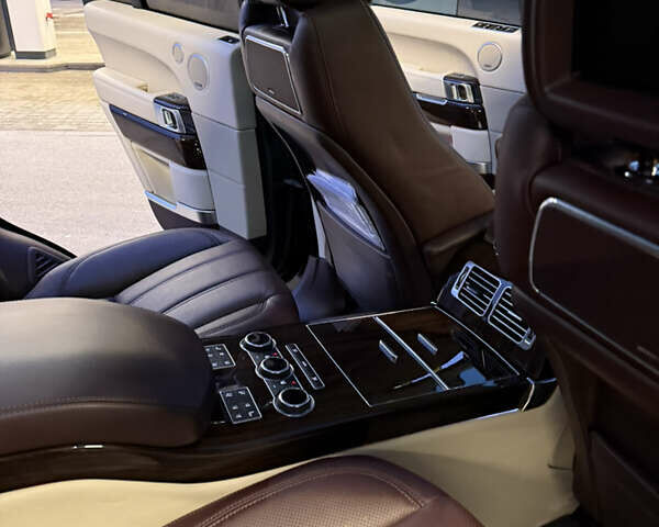 Чорний Ленд Ровер Рендж Ровер, об'ємом двигуна 4.4 л та пробігом 151 тис. км за 41900 $, фото 26 на Automoto.ua