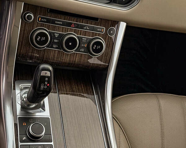 Чорний Ленд Ровер Рендж Ровер, об'ємом двигуна 2.99 л та пробігом 181 тис. км за 32000 $, фото 19 на Automoto.ua