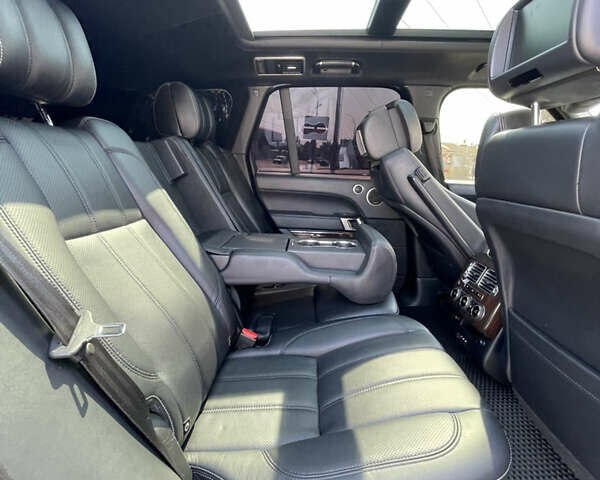 Черный Ленд Ровер Рендж Ровер, объемом двигателя 5 л и пробегом 200 тыс. км за 31000 $, фото 33 на Automoto.ua