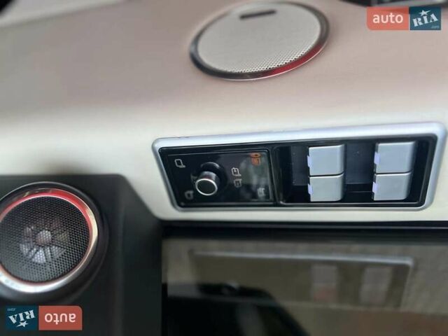 Чорний Ленд Ровер Рендж Ровер, об'ємом двигуна 4.37 л та пробігом 240 тис. км за 39900 $, фото 6 на Automoto.ua