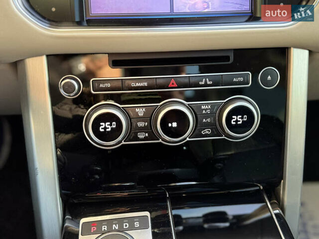 Черный Ленд Ровер Рендж Ровер, объемом двигателя 4.95 л и пробегом 159 тыс. км за 32000 $, фото 12 на Automoto.ua