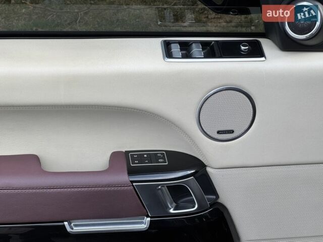 Чорний Ленд Ровер Рендж Ровер, об'ємом двигуна 4.4 л та пробігом 221 тис. км за 28800 $, фото 39 на Automoto.ua