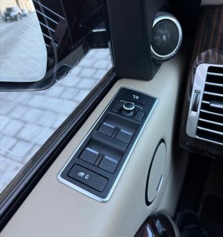 Чорний Ленд Ровер Рендж Ровер, об'ємом двигуна 4.37 л та пробігом 98 тис. км за 44900 $, фото 33 на Automoto.ua