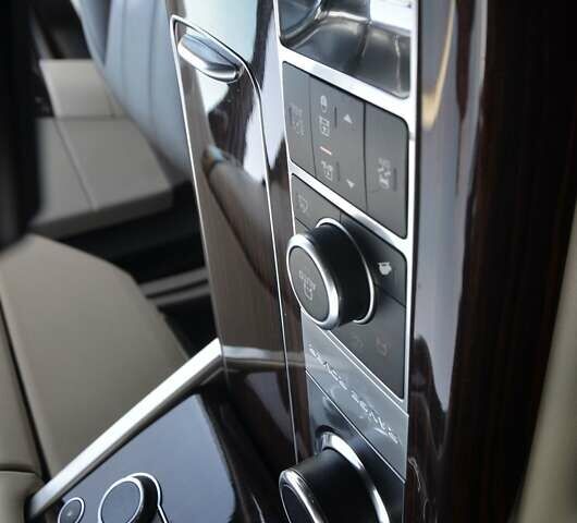 Чорний Ленд Ровер Рендж Ровер, об'ємом двигуна 3 л та пробігом 159 тис. км за 34750 $, фото 41 на Automoto.ua