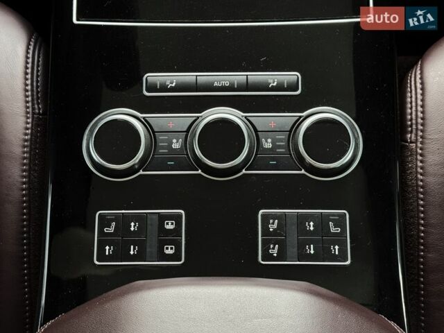 Чорний Ленд Ровер Рендж Ровер, об'ємом двигуна 4.4 л та пробігом 221 тис. км за 28800 $, фото 44 на Automoto.ua