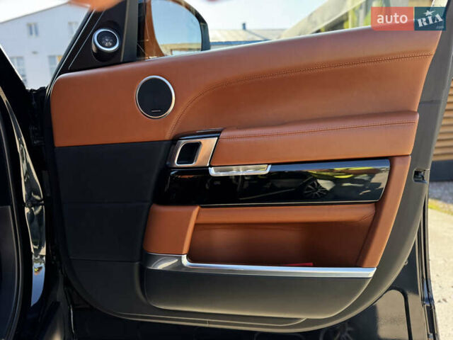 Ленд Ровер Рендж Ровер 2014 у Житомирі на Automoto.ua Чорний Ленд Ровер Рендж Ровер, об'ємом двигуна 5 л та пробігом 144 тис. км за 38999 $, фото 71 на Automoto.ua