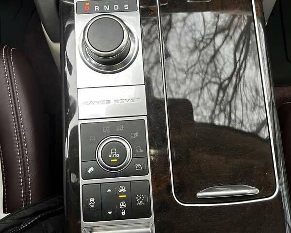 Чорний Ленд Ровер Рендж Ровер, об'ємом двигуна 5 л та пробігом 174 тис. км за 41000 $, фото 45 на Automoto.ua