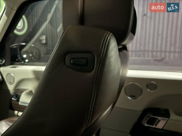 Чорний Ленд Ровер Рендж Ровер, об'ємом двигуна 4.37 л та пробігом 246 тис. км за 32299 $, фото 44 на Automoto.ua