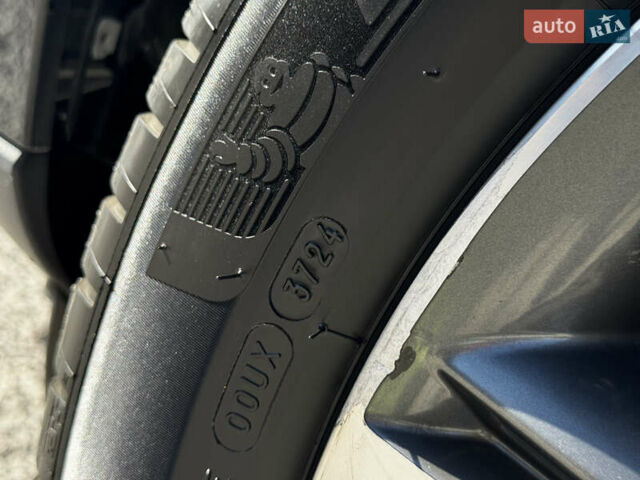 Ленд Ровер Рендж Ровер 2014 у Житомирі на Automoto.ua Чорний Ленд Ровер Рендж Ровер, об'ємом двигуна 5 л та пробігом 144 тис. км за 38999 $, фото 15 на Automoto.ua