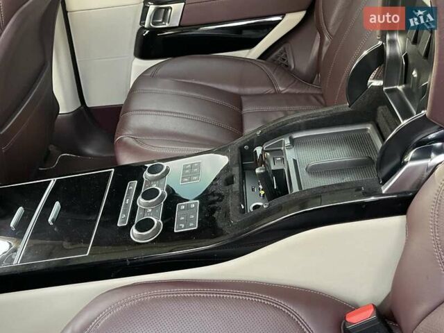 Черный Ленд Ровер Рендж Ровер, объемом двигателя 4.37 л и пробегом 221 тыс. км за 34000 $, фото 12 на Automoto.ua