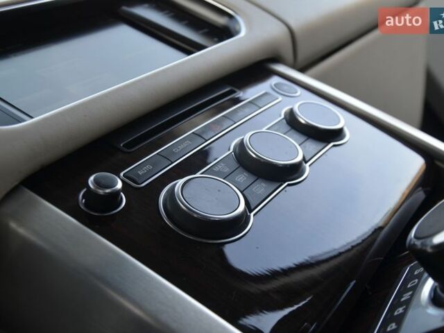 Чорний Ленд Ровер Рендж Ровер, об'ємом двигуна 3 л та пробігом 159 тис. км за 34750 $, фото 40 на Automoto.ua