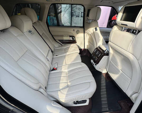 Черный Ленд Ровер Рендж Ровер, объемом двигателя 4.37 л и пробегом 220 тыс. км за 40000 $, фото 4 на Automoto.ua